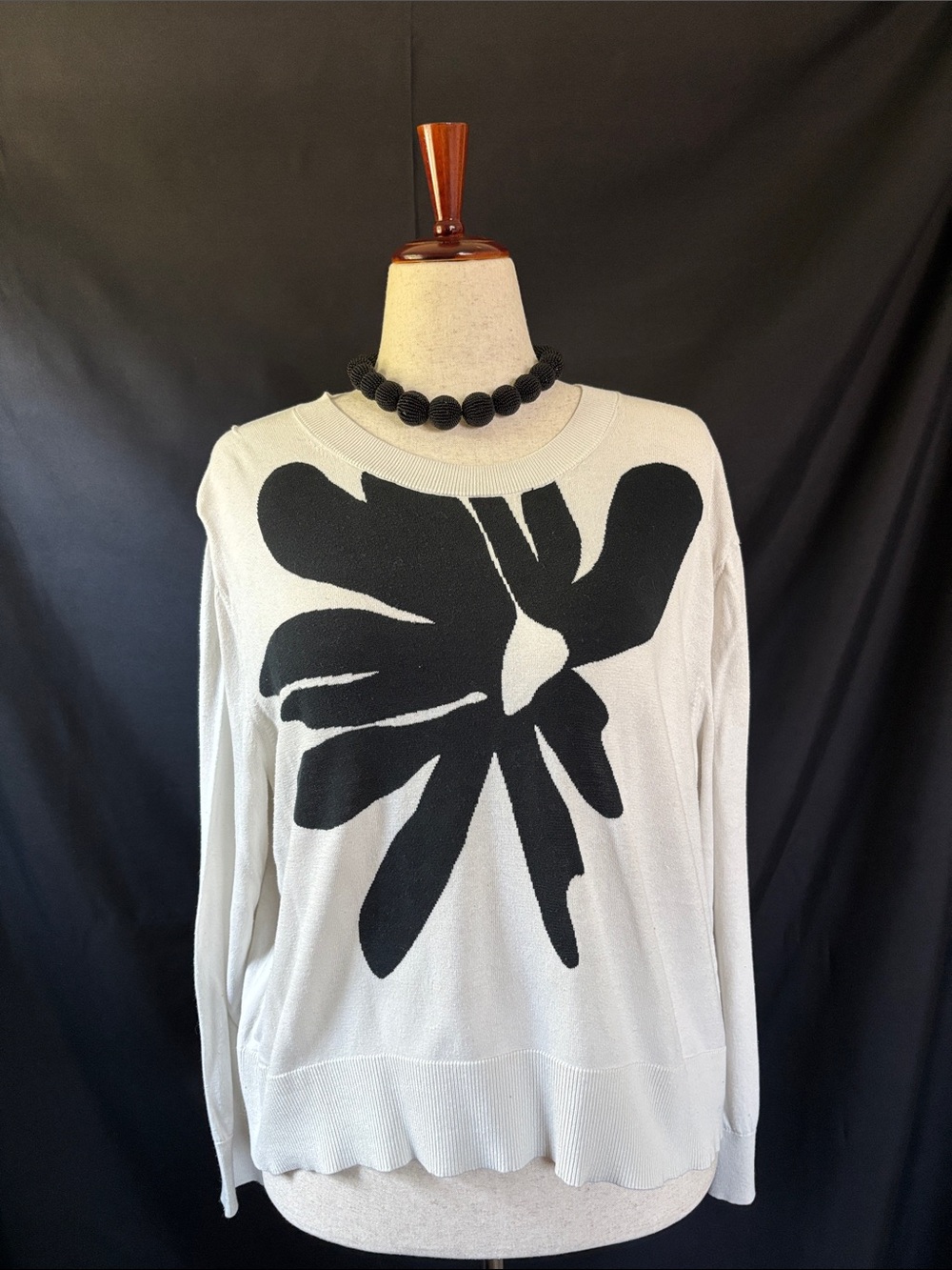 Banana Republic Black & Cream Floral Graphic Long-Sleeve Sweater Top